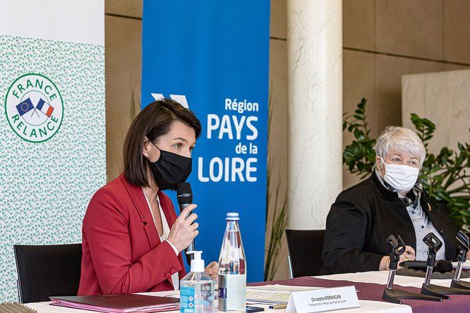 Christelle Morançais, présidente de région, et Jacqueline Gourault, ministre de la cohésion des territoires et des relations avec les collectivités territoriales 